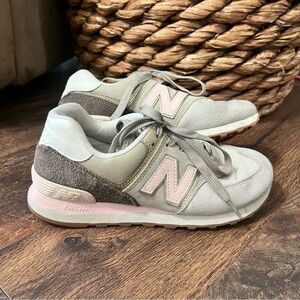 New Balance 574 Gray Pink Size 7.5
